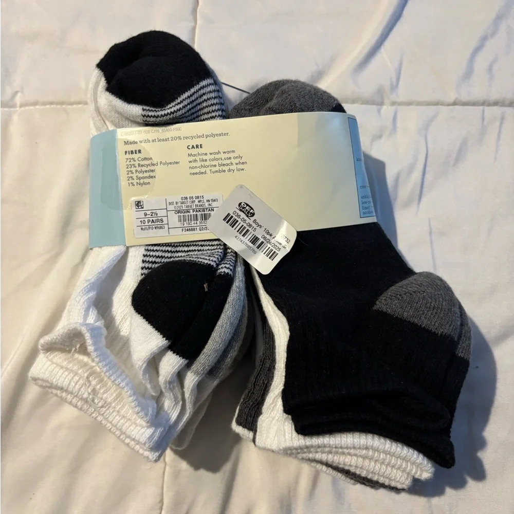 Cat & Jack White and Gray Kids Socks
